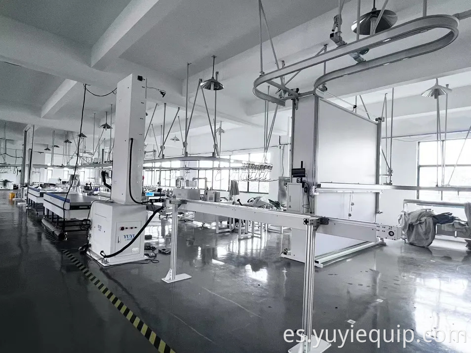 Máquina termofijadora en funcionamiento